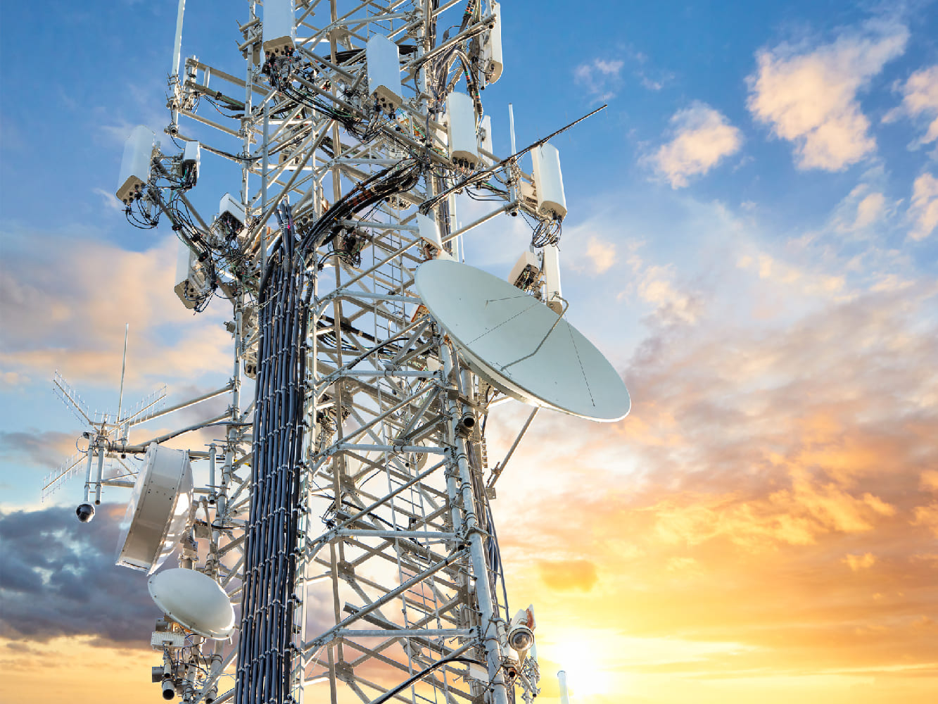 Telecommunications tower