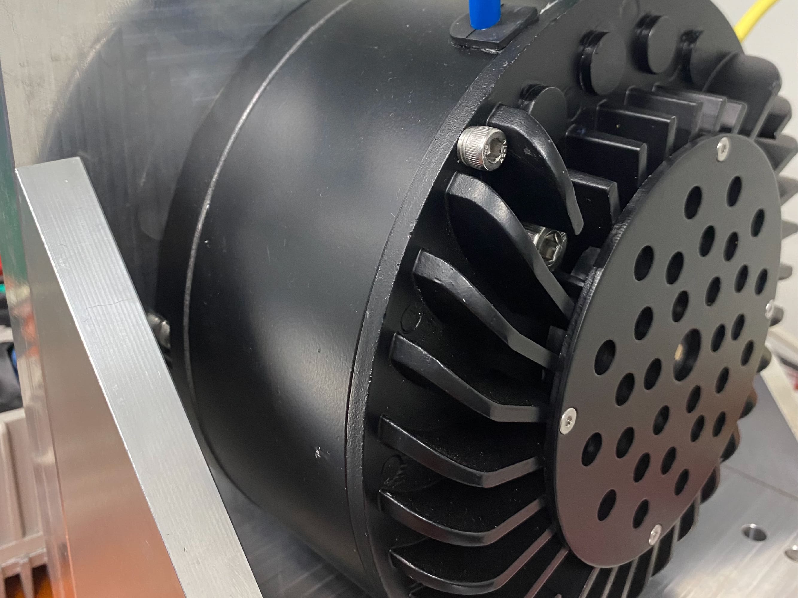 COBROS™ workbench test motor